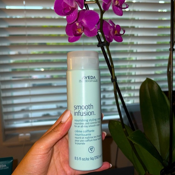 Selling 2 AVEDA products! Smooth Infusion Styling Creme and Botanical repair. - Picture 1 of 7